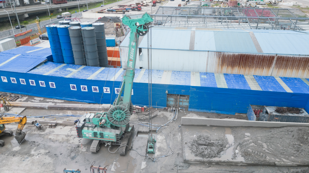 地下连续墙施工迈入绿色装备新旅程 ——金泰SG80E电动抓斗